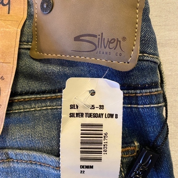NWT Silver Jeans Co. Tuesday Low  Rise Bootcut Jeans Med Wash Ladies W22/L33 - Picture 6 of 15